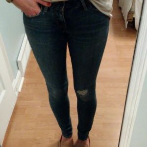 *PRICE DROP*Levi's Distressed Skinny Jeans